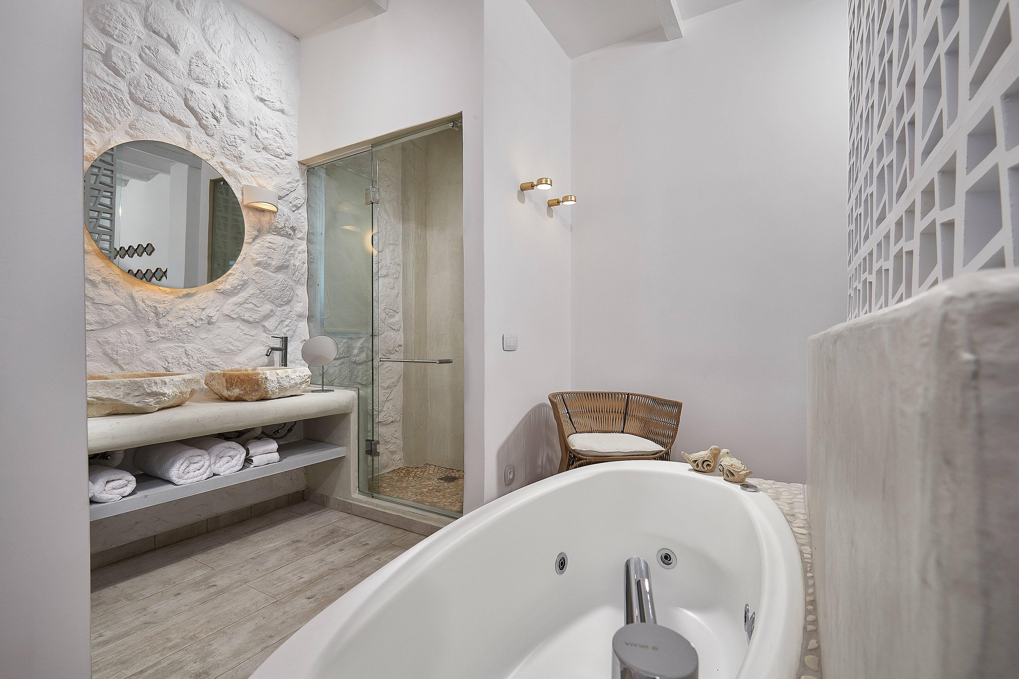 Petri Hotel Agios Georgios (Santorini)