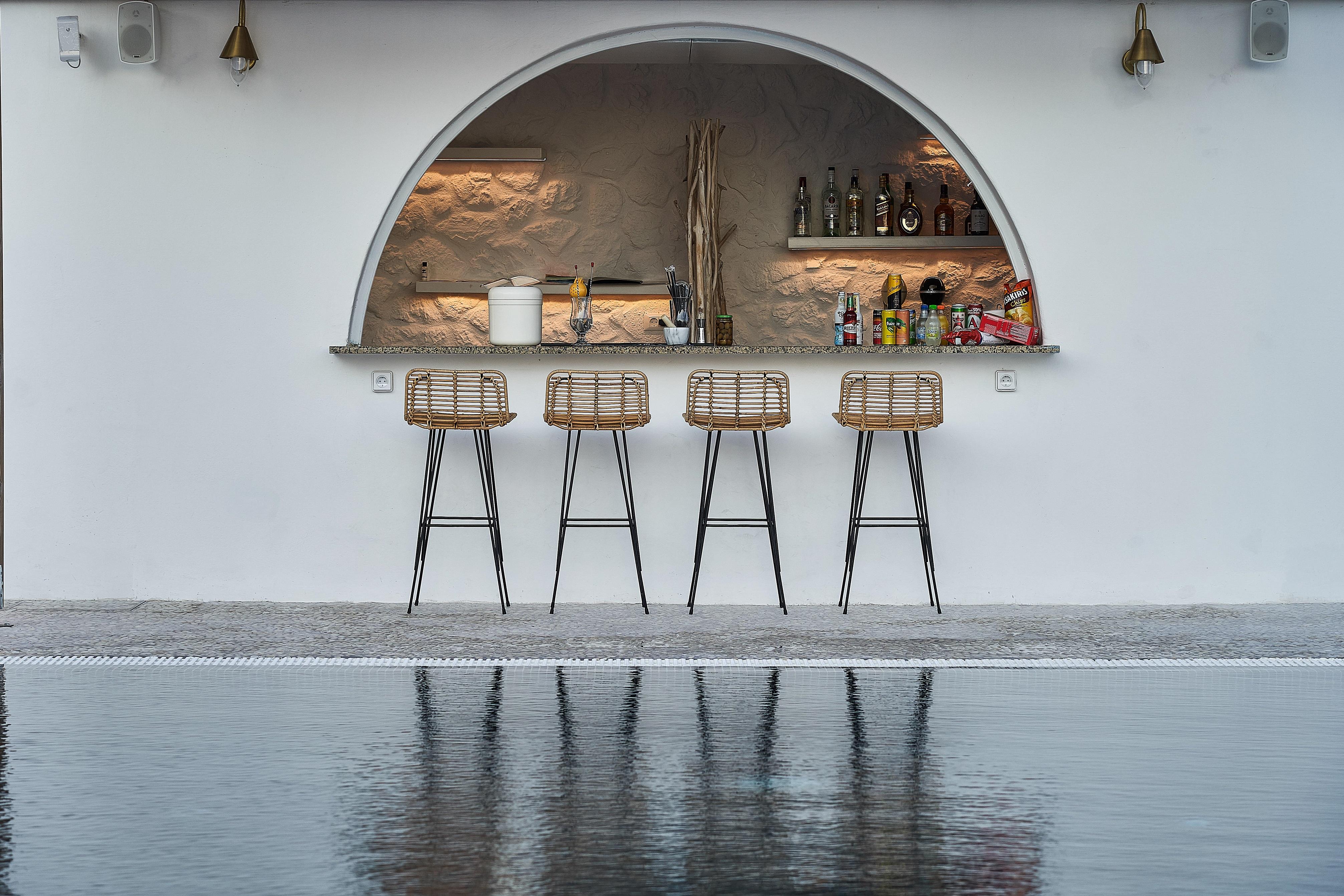 Petri 2* Agios Georgios (Santorini)